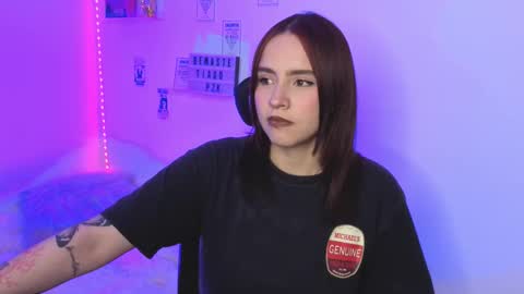 Snapshot of emily_lindey_ chatting on 02/26/26, 01:04 Emily Lindey online show from 02/26/26, 01:04