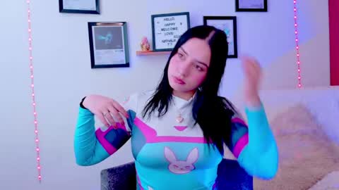 Snapshot of emily_lindey_ chatting on 07/26/26, 04:03 Emily Lindey online show from 07/26/26, 04:03