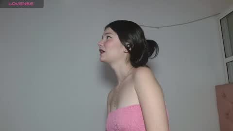 Snapshot of emily_littesweet chatting on 05/09/26, 09:09 Emily littesweets online show from 05/09/26, 09:09