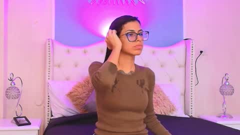 Emily online show from 09/21/25, 09:49