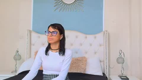 Emily online show from 11/21/25, 07:12