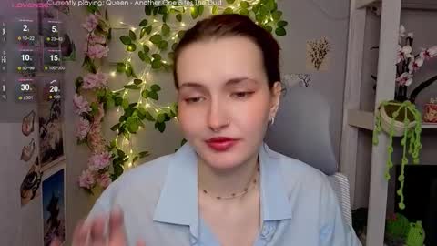 Snapshot of emily_lune chatting on 02/12/26, 02:28 Emily online show from 02/12/26, 02:28