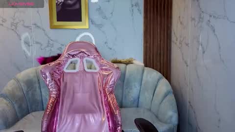 Emily  online show from 11/11/25, 02:11