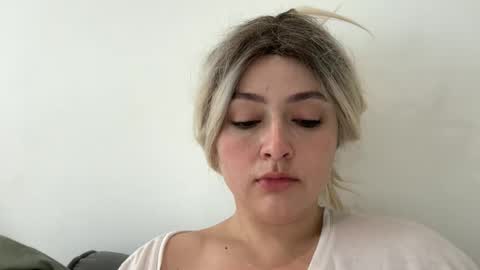 emily_morning_dew online show from 09/11/25, 07:41