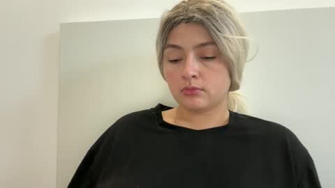 emily_morning_dew online show from 10/06/25, 06:00