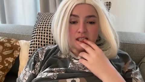 emily_morning_dew online show from 02/22/26, 08:02