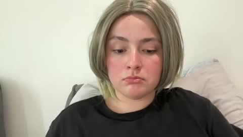 emily_morning_dew online show from 06/06/26, 09:36