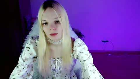 Snapshot of emily_nyaffe chatting on 02/03/25, 08:13 Lia online show from 02/03/25, 08:13