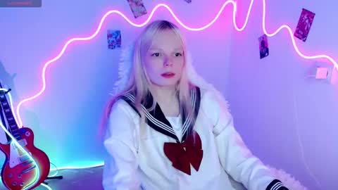 Snapshot of emily_nyaffe chatting on 09/27/25, 10:15 Lia online show from 09/27/25, 10:15