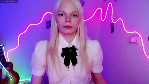 Snapshot of emily_nyaffe chatting on 10/14/25, 09:04 Lia online show from 10/14/25, 09:04
