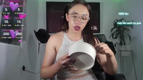 emily_palmeer online show from 10/20/25, 10:16