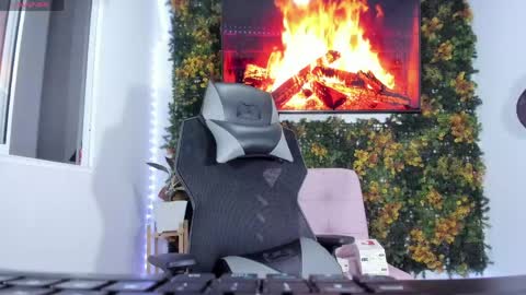 emily_palmeer online show from 04/18/26, 09:24