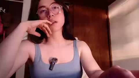 emily_pearl_ online show from 09/10/25, 10:32