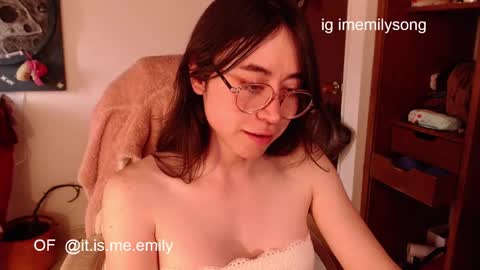 emily_pearl_ online show from 02/12/26, 08:48