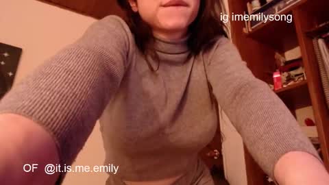 emily_pearl_ online show from 03/18/26, 10:24