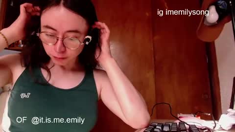 emily_pearl_ online show from 04/25/26, 08:50