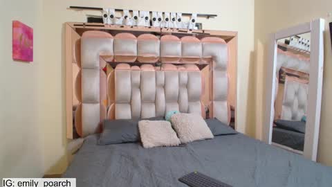 emily online show from 02/21/25, 12:27