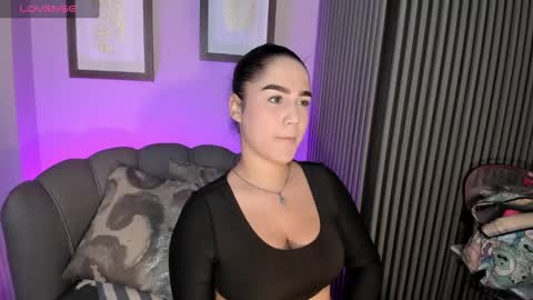 Snapshot of emily_roberts1 chatting on 01/22/25, 12:06 Emily online show from 01/22/25, 12:06