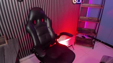 Snapshot of emily_roberts1 chatting on 03/07/25, 11:38 Emily online show from 03/07/25, 11:38