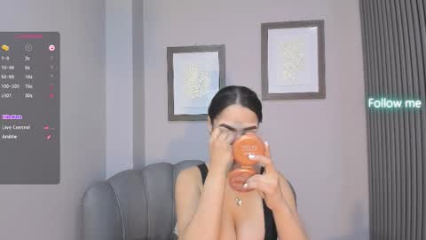 Snapshot of emily_roberts1 chatting on 09/28/25, 05:35 Emily online show from 09/28/25, 05:35