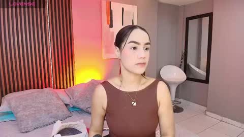 Snapshot of emily_roberts1 chatting on 10/01/25, 01:06 Emily online show from 10/01/25, 01:06