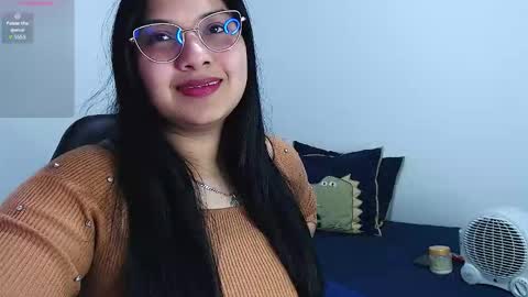 Snapshot of emily_rousee1 chatting on 03/19/26, 02:48 Sofia Gomez online show from 03/19/26, 02:48