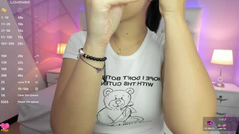 Snapshot of emily_roux chatting on 01/12/25, 02:09 EMILY online show from 01/12/25, 02:09