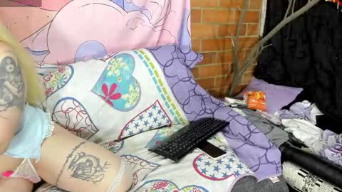 Snapshot of emily_salvatore chatting on 06/06/26, 01:54 emily_salvatore online show from 06/06/26, 01:54