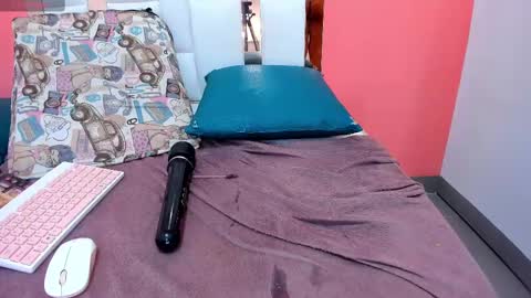 Emily online show from 03/02/25, 02:32