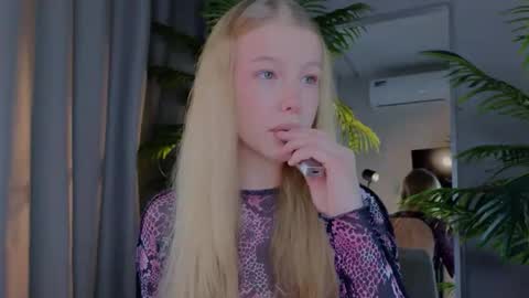 emily shepard online show from 03/19/26, 03:32