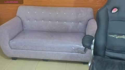 emily_smith_t online show from 04/26/26, 12:47