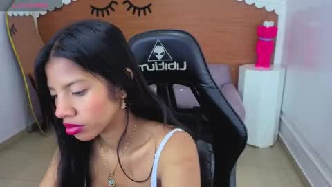 emily_smith_t online show from 06/06/26, 12:43