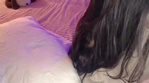 Snapshot of emily_swan_04 chatting on 01/25/25, 01:43 Emily Swan online show from 01/25/25, 01:43