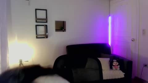 Snapshot of emily_swan_04 chatting on 02/14/25, 12:09 Emily Swan online show from 02/14/25, 12:09