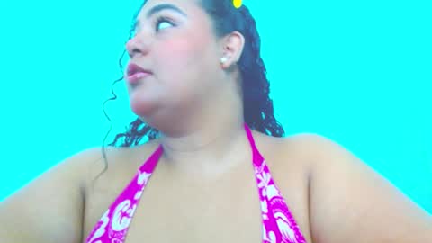 Snapshot of emily_sweet_23 chatting on 01/19/25, 05:39 Liss online show from 01/19/25, 05:39