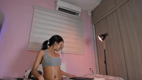 Emily online show from 03/12/25, 06:33