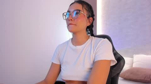 emily_tolson online show from 04/16/26, 09:39