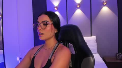 emily_tolson online show from 06/03/26, 08:03