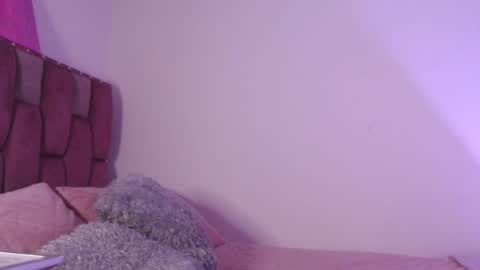 Snapshot of emily_w2 chatting on 03/03/25, 02:15 emily_w2 online show from 03/03/25, 02:15