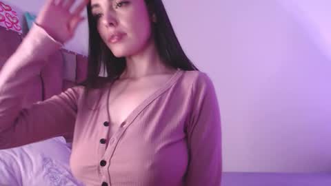 Snapshot of emily_w2 chatting on 11/03/25, 03:52 emily_w2 online show from 11/03/25, 03:52