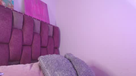 Snapshot of emily_w2 chatting on 05/01/26, 04:06 emily_w2 online show from 05/01/26, 04:06