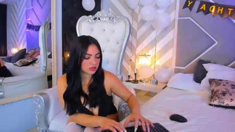 Emily White online show from 11/30/25, 05:22