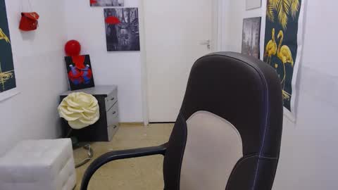 Snapshot of emily_york18 chatting on 02/05/25, 01:11 Emily online show from 02/05/25, 01:11