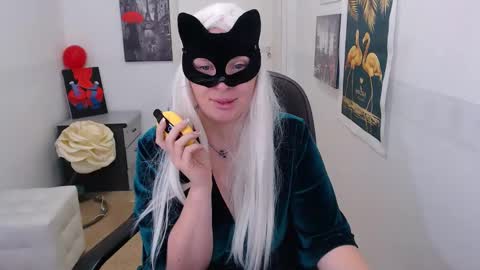 Snapshot of emily_york18 chatting on 02/13/25, 01:15 Emily online show from 02/13/25, 01:15