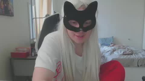 Snapshot of emily_york18 chatting on 10/10/25, 08:19 Emily online show from 10/10/25, 08:19