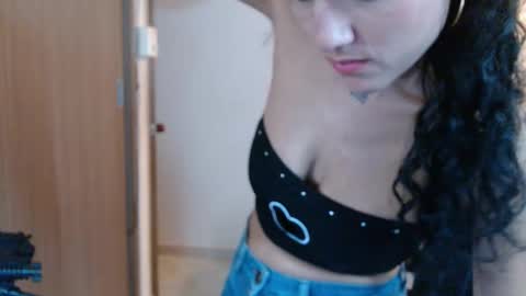 EMILY  online show from 10/07/25, 07:55
