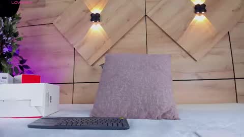 emilyallen_1 online show from 02/05/26, 11:59