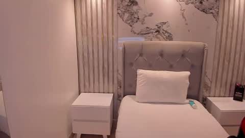  E M Y L Y  online show from 03/13/26, 12:34