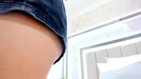 Emily online show from 03/05/25, 05:29