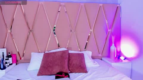 Emily online show from 10/11/25, 02:55